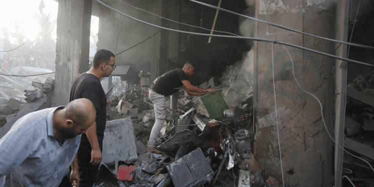İsrail, Gazze’de 3 binayı vurdu