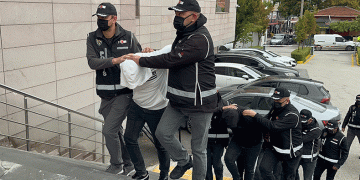 ‘Tefecilik’ yapan 5 şüpheli tutuklandı