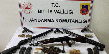 Tatvan’da silah ve mühimmat ele geçirildi