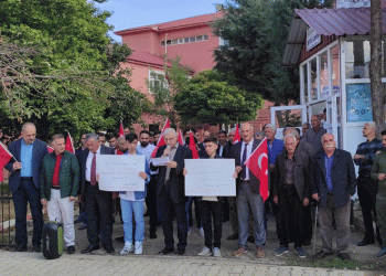 Çüngüş’te namaz sonrası İsrail’e tepki