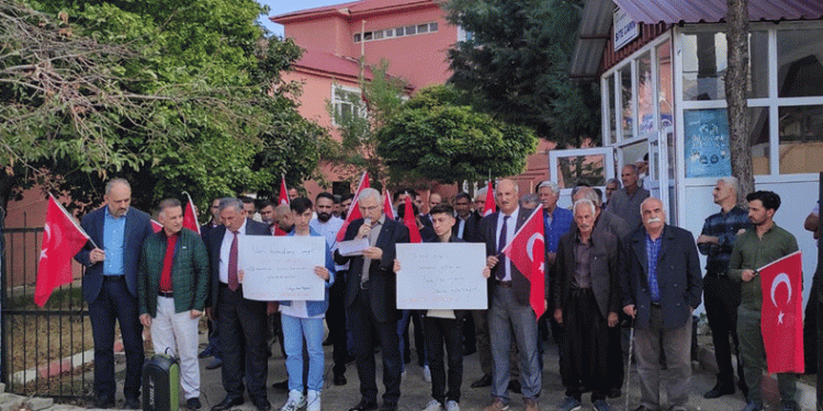 Çüngüş’te namaz sonrası İsrail’e tepki