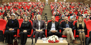 ‘Aile Akademisi Seminerleri’ sürüyor