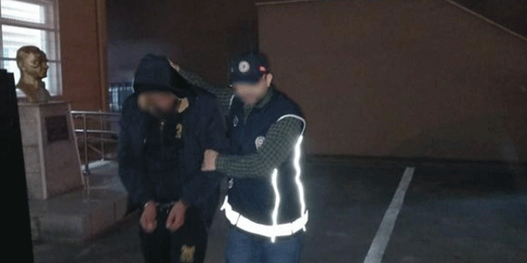 Şüphelenilen araçtan 6 düzensiz göçmen çıktı
