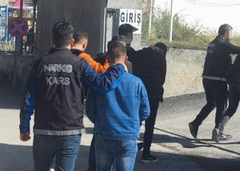 Kars’ta uyuşturucu tacirleri tutuklandı