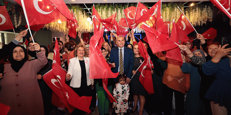 Denizli’de kadınların 100. yıl coşkusu