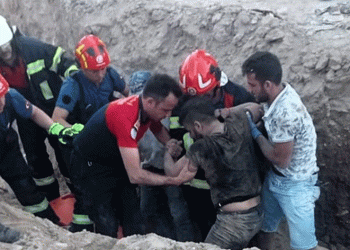 Göçük altında kalan işçi kurtarıldı