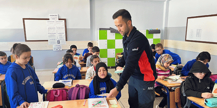 Ortaokul öğrencilerine afet farkındalık eğitimi