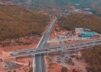 Akdeniz Sahil Yolu projesi hızla sürüyor