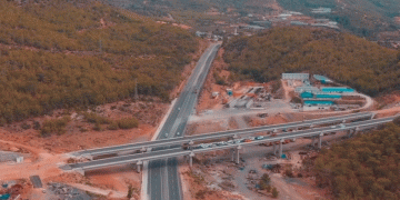 Akdeniz Sahil Yolu projesi hızla sürüyor