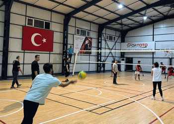 Çukurca’da voleybol turnuvası yapıldı