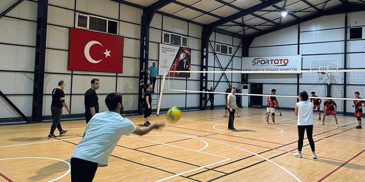 Çukurca’da voleybol turnuvası yapıldı