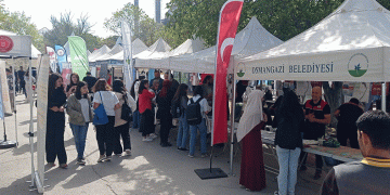 BUÜ öğrencilerine geri dönüşüm anlatıldı