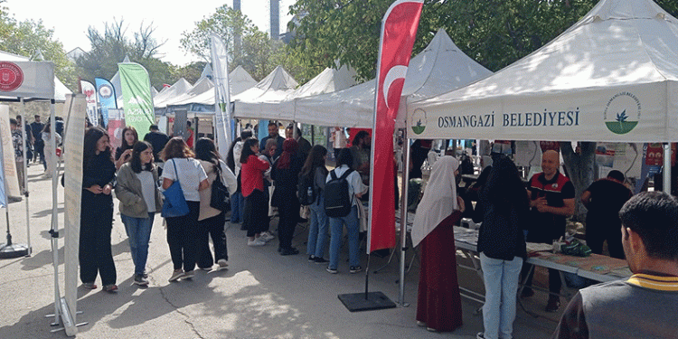 BUÜ öğrencilerine geri dönüşüm anlatıldı