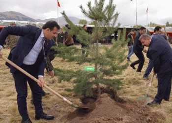 Mehmetçik Hatıra Ormanı’na ilk fidanlar dikildi
