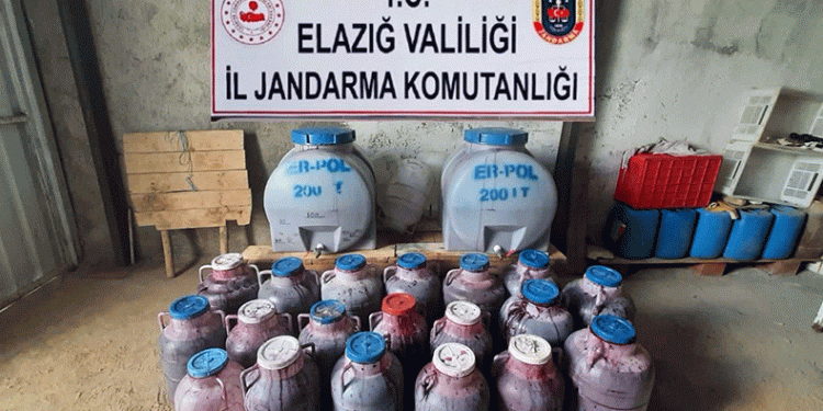 11 bin 237 litre kaçak şarap ele geçirildi