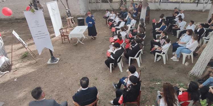 Çocuklar, Atatürk’ü ünlü yazardan dinledi