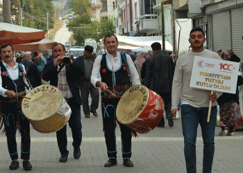 Cumhuriyet davul zurna ile kutlandı