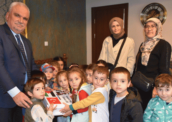 Minikler Gazzeli kardeşlerini unutmadı