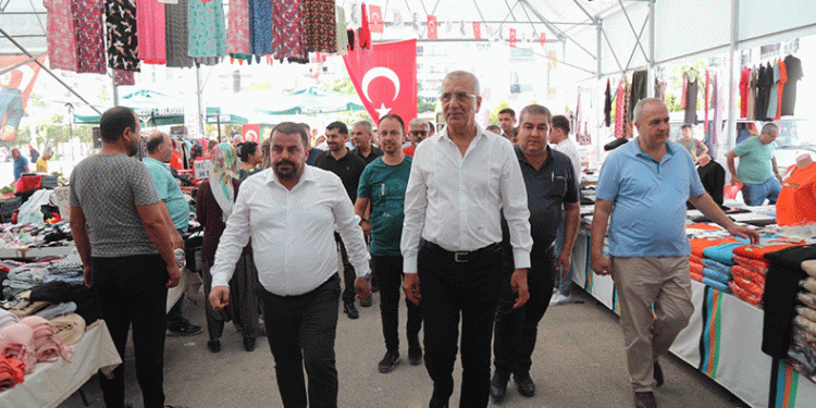 Mezitli’ye yeni semt pazarı açıldı