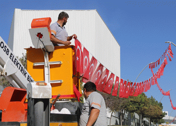 Kütahya OSB bayraklarla süslendi