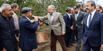 Davullu-zurnalı yol sevinci