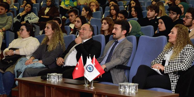ESOGÜ’de Cumhuriyet Sohbetleri başladı