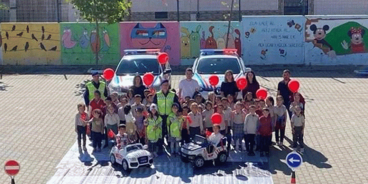 Okulda trafik eğitimi verildi
