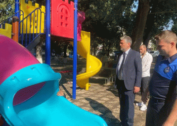 Parklar yeniliyor, çevre düzenleniyor