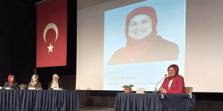 Mezun olduğu okulun öğrencileri ile buluştu