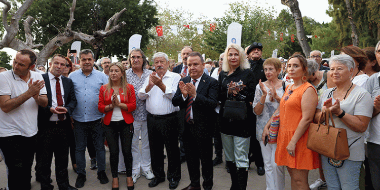 Böcek: “Cumhuriyet demek bağımsızlık demek”