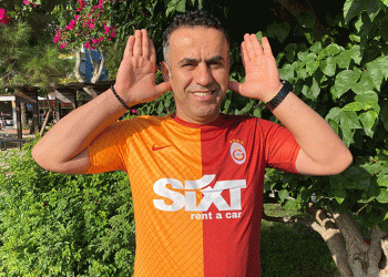 Galatasaray sevdası işinden etti
