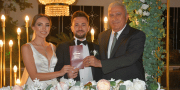 Başkan Atay genç çiftin şahitliğini yaptı