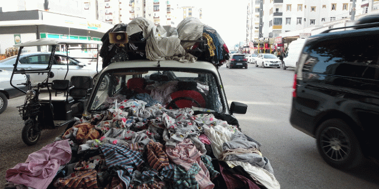 Adana’da “Gezen Mağaza”