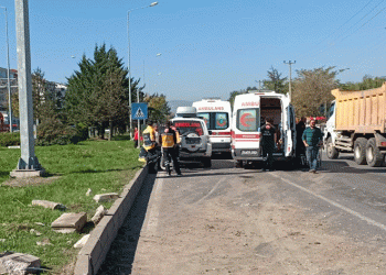 Bolu’da ambulans otomobille çarpıştı