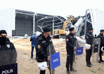 Yaylacık’ta kaçak fabrika yıkıldı