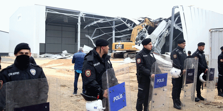 Yaylacık’ta kaçak fabrika yıkıldı
