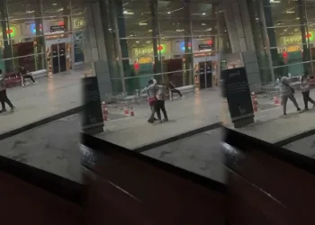 ‘Telefonumu çaldın’ iddiasıyla kavgaya tutuştular