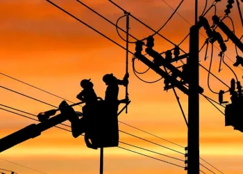 Elektrik panosunu tamir ederken hayatını kaybetti