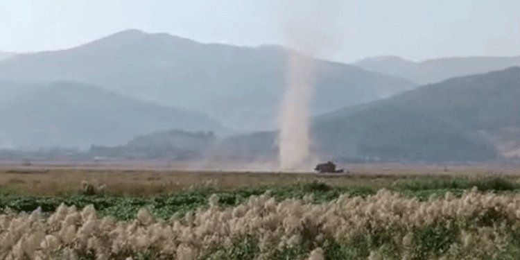 Kahramanmaraş’ta çıkan hortum korkuttu