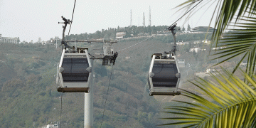 Teleferik, 50 ilin nüfusunu solladı