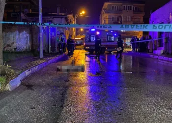 Bursa’da yola fırlayan çocuk aracın altında can verdi
