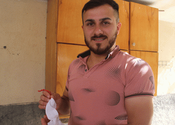 Altın dolu keseyi sahibine teslim etti