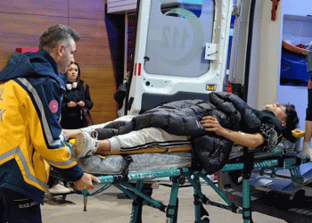 Bursa’da motosikletle kamyon çarpıştı, 1 kişi yaralandı
