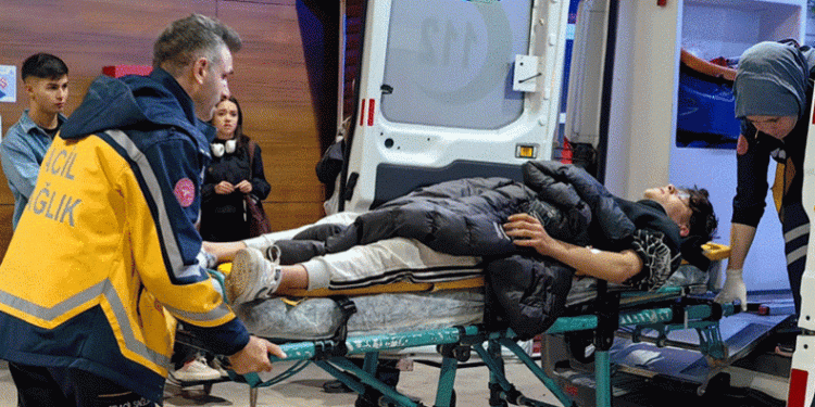 Bursa’da motosikletle kamyon çarpıştı, 1 kişi yaralandı
