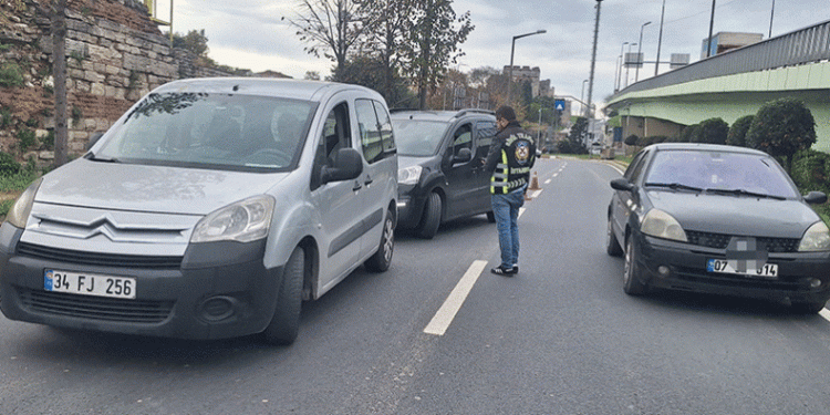 Yayalara yol vermeyen sürücülere ceza