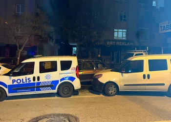 Önce eşini, sonra kedini vurdu