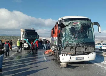 Sivas’ta otobüs kazası: 1 ölü 2 yaralı