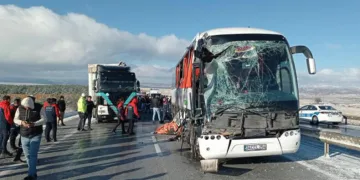Sivas’ta otobüs kazası: 1 ölü 2 yaralı