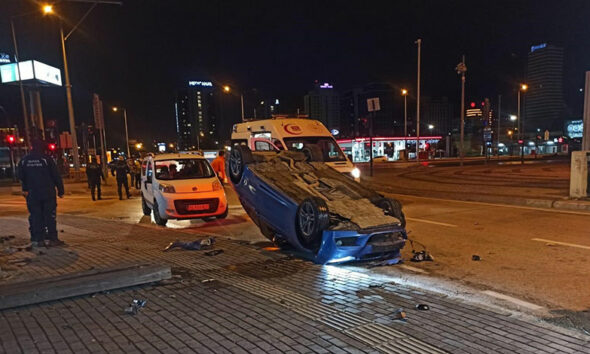 Bursa'da kontrolden çıkan araç takla attı, sürücü yaralandı