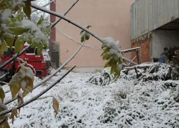 Bayburt’ta kar yağışı etkili oluyor